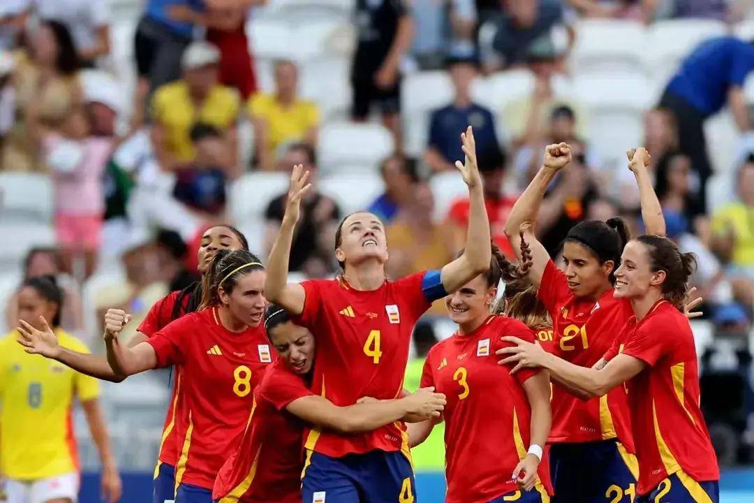 美国队在女足比赛中继续称霸 美国队在女足比赛中继续称霸