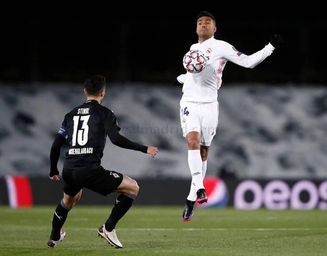 九游体育登录-门兴格拉德巴赫大捷，进军欧冠半决赛的简单介绍