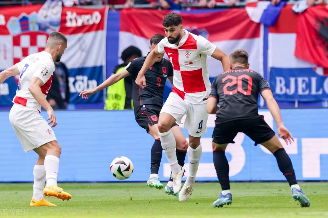 九游体育官方登录入口-阿尔巴尼亚队实现奇迹，创造历史