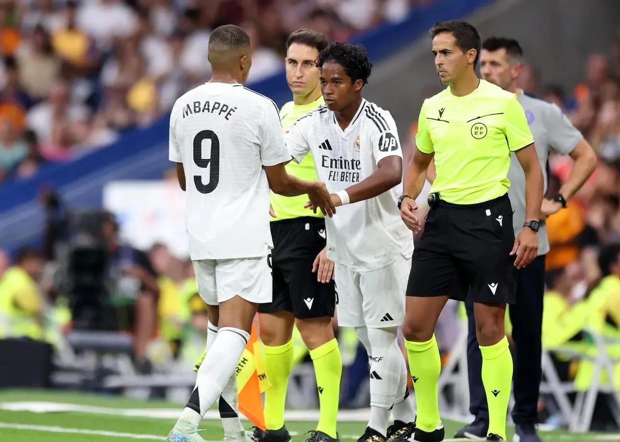 皇家贝蒂斯足球甚至观看,传马塞洛切夫的简单介绍 皇家贝蒂斯足球甚至观看,传马塞洛切夫的简单介绍