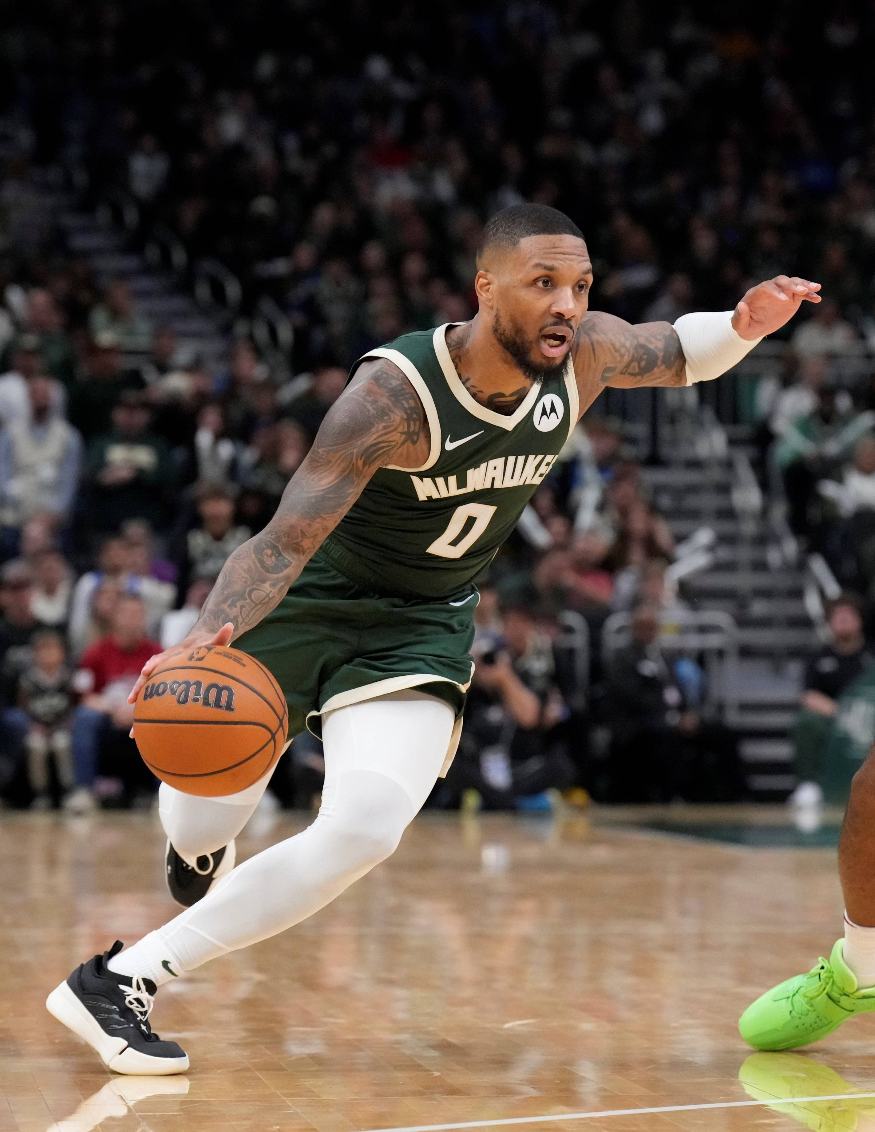 雄鹿新秀在比赛中展现出色得分表现 雄鹿新秀在比赛中展现出色得分表现