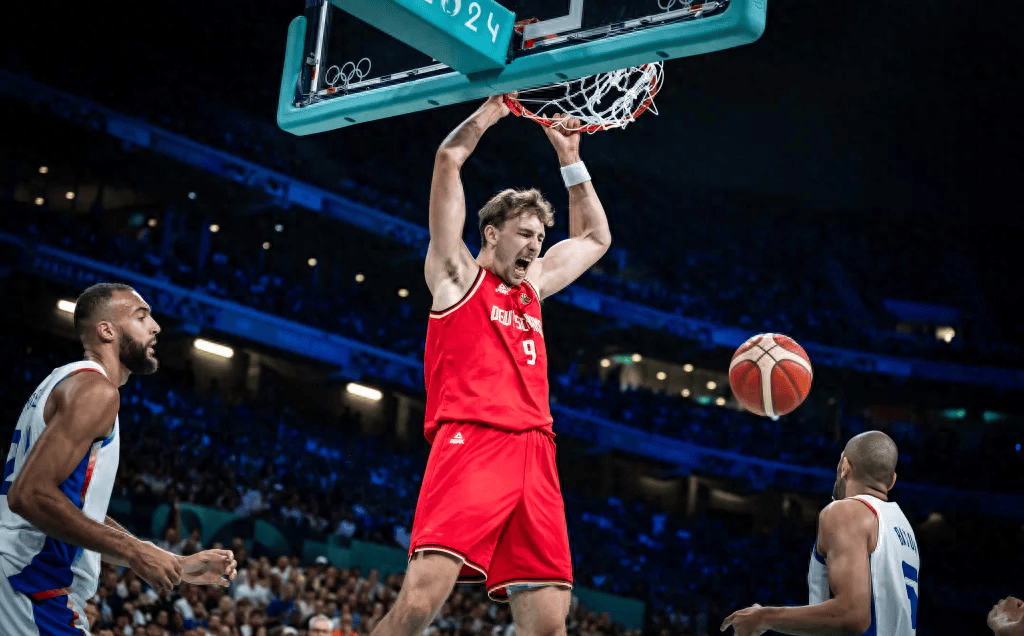 -美洲篮球职业联赛决赛场上激战连连的简单介绍