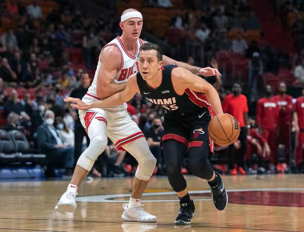 -弗罗西诺内球员出色发挥，客场轻取对手