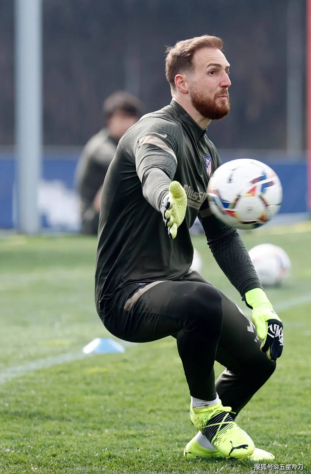 -包含马德里竞技取得胜利，稳固小组第一位置的词条