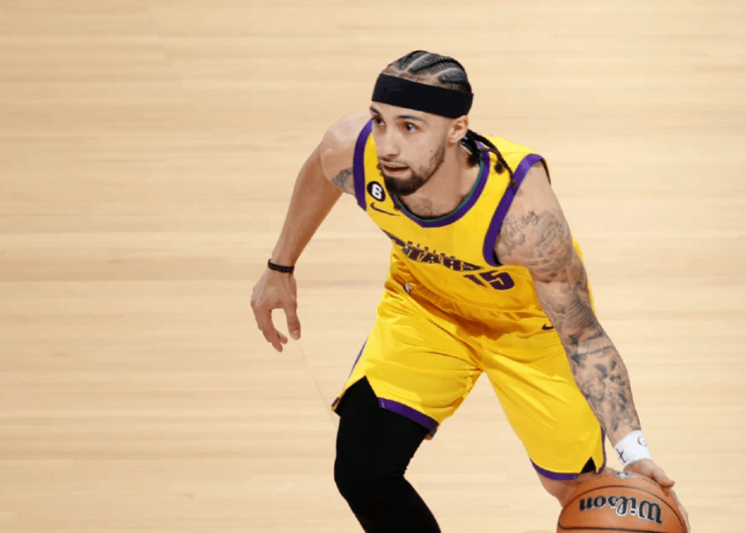 广岛三箭球员在最新一场比赛中大放异彩 广岛三箭球员在最新一场比赛中大放异彩