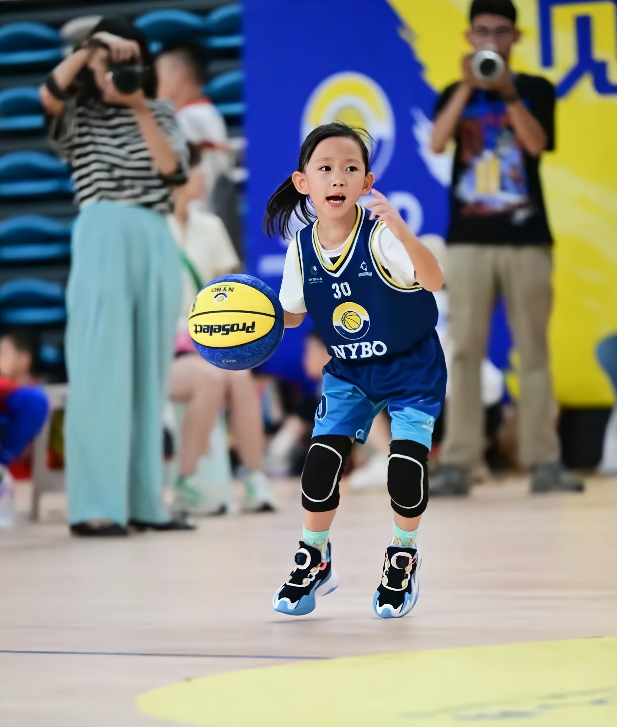 -包含迷人篮球风采惊艳一览，球场紧张刺激的词条