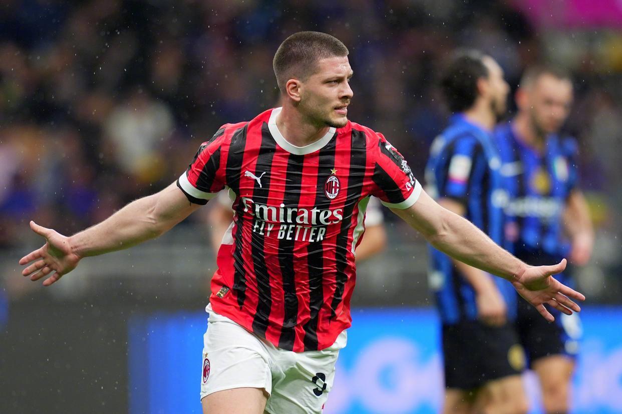 曼城成功逆袭意大利AC米兰巨人 曼城成功逆袭意大利AC米兰巨人