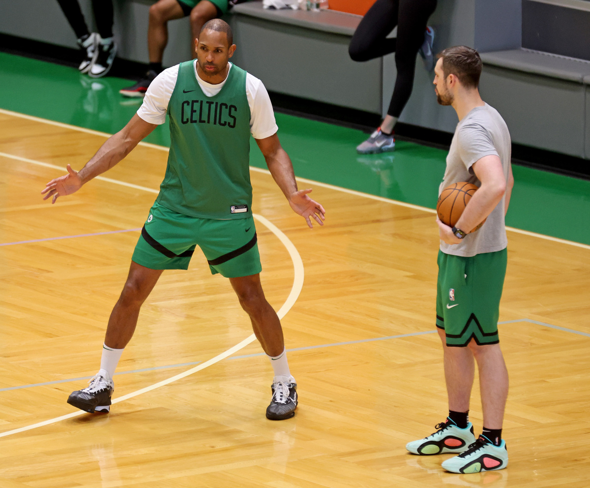 包含凯尔特人队员突破自我,跻身球队主力的词条 包含凯尔特人队员突破自我,跻身球队主力的词条