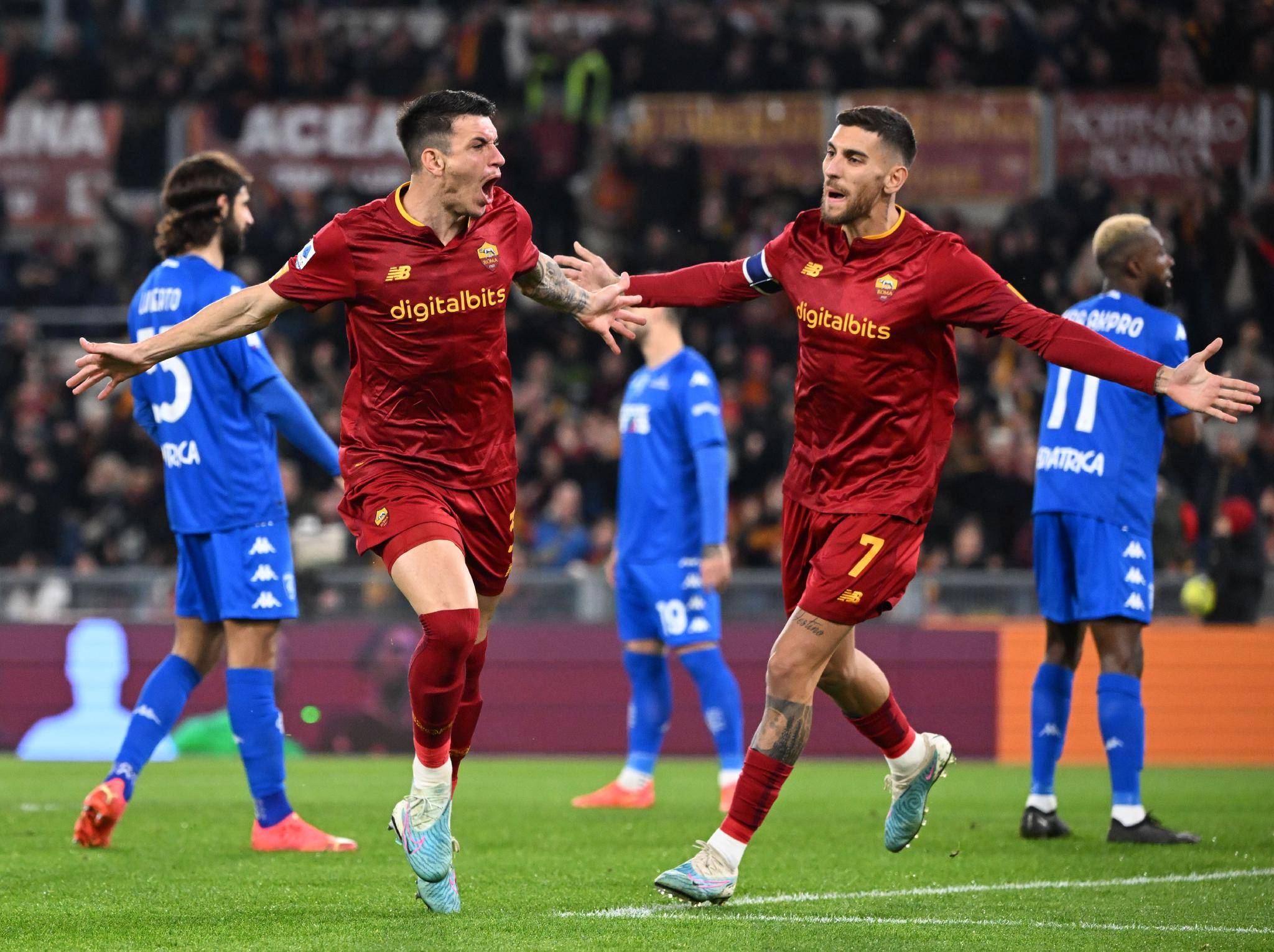 九游体育-包含罗马球员展现团结力量，共同迎战挑战的词条