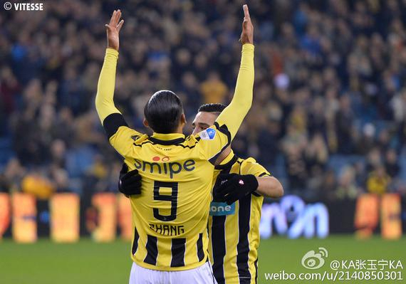 九游体育官方登录入口-足球明星赵旭日展现出色表现，赢得掌声