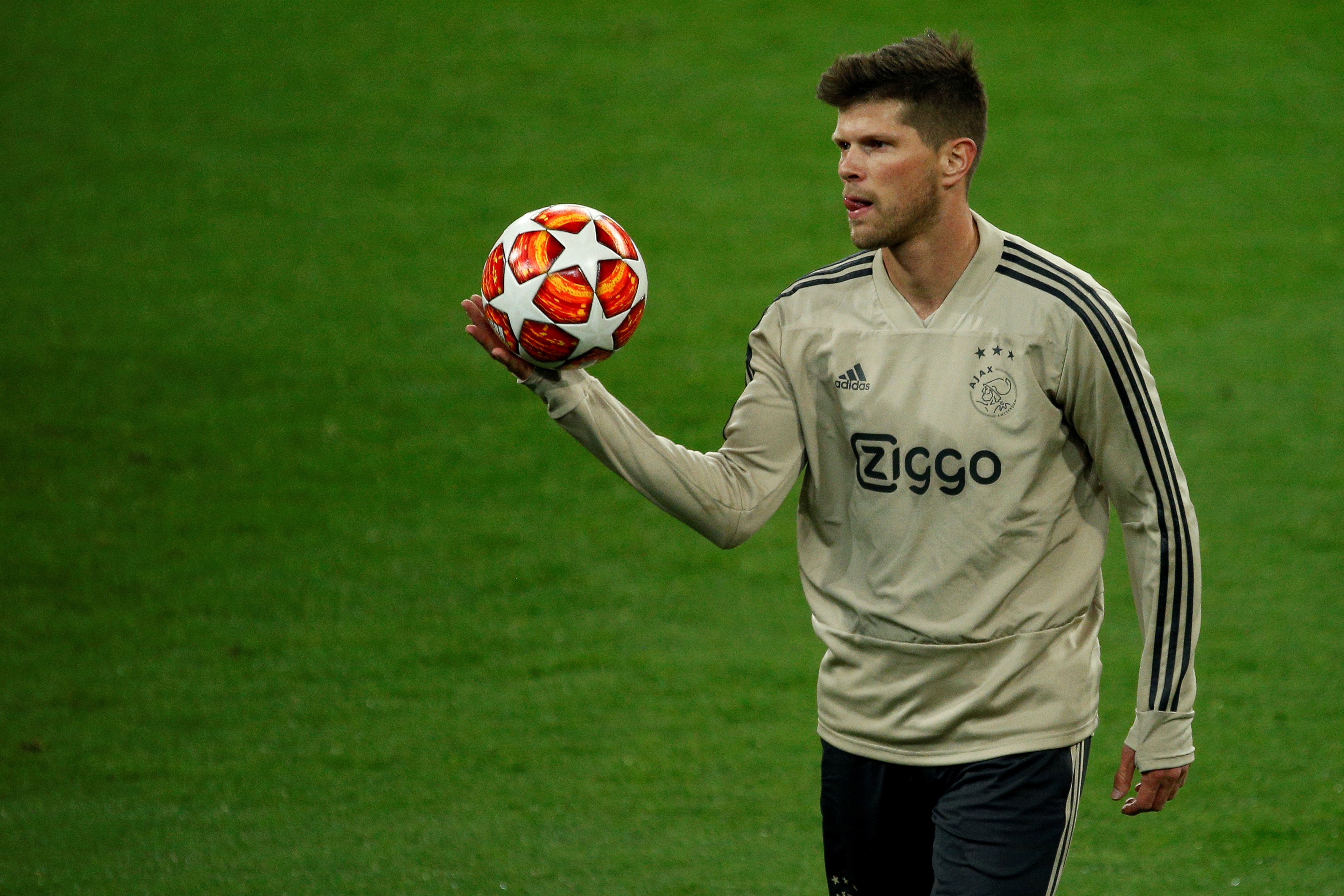 九游体育app-阿贾克斯煌煌一脸，荷兰英雄欧冠8强超隐的简单介绍